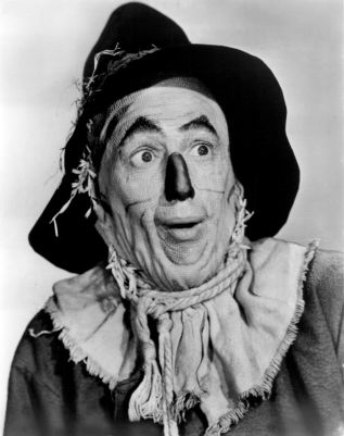 640px-the_wizard_of_oz_ray_bolger_1939.j